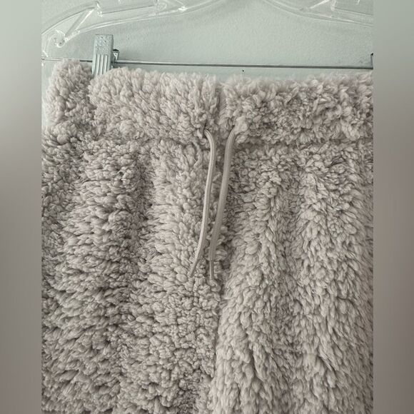 NWT Crave Fame High-Rise Sherpa Joggers Grey Clouds Sweatpants Juniors'  Small - Picture 5 of 7